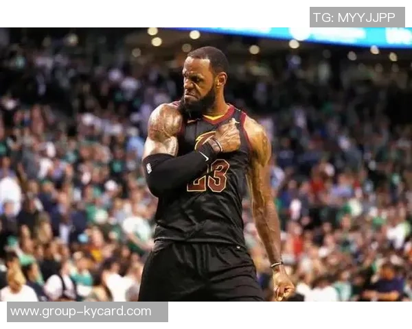 詹姆斯回顾年轻理想与现实差距现阶段无法接受家庭主妇角色