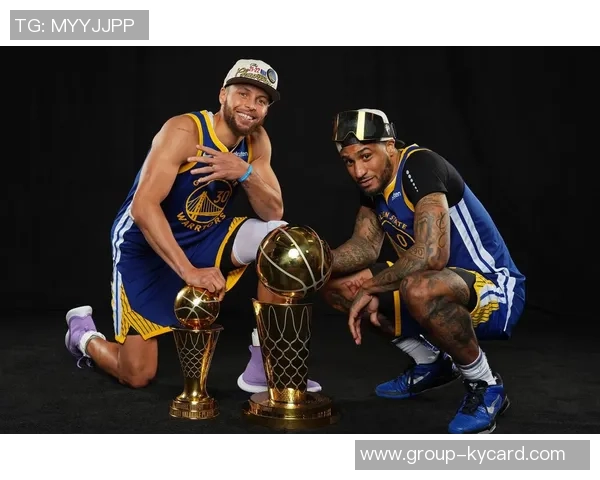 小佩顿分享比赛策略：传球给库里并为他设置挡拆的有效战术