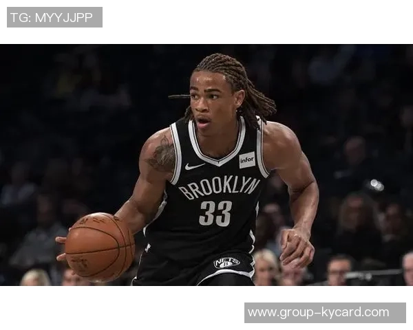 克拉克斯顿强势表现一攻一防完美配合助力球队稳住局势