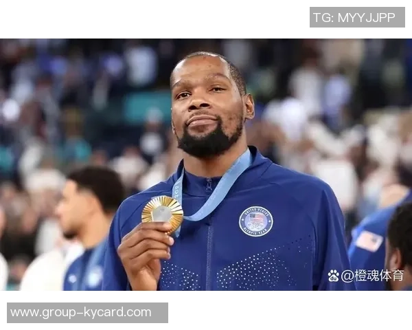 杜兰特回应休赛期未被拍到玩游艇滑梯的疑问称我依然在享受乐趣