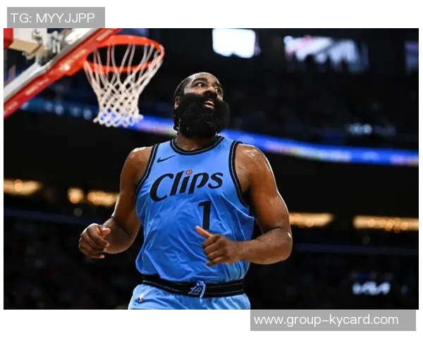 西蒙斯高效得分助力球队胜利豪泽状态低迷表现不佳