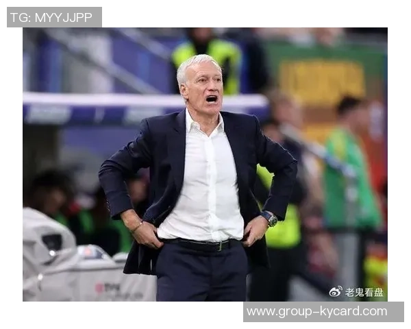 德尚调侃科曼在沙特联赛踢球假期生活引发关注