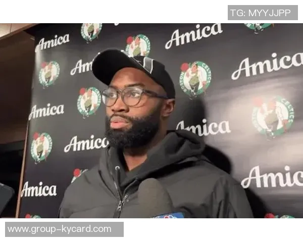 路威称赞杰伦布朗为12月最佳球员东部无人能敌的杰出表现引发关注