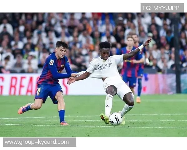 西甲第16轮比赛回顾:皇社领跑巴萨第5皇马第6争夺激烈 西甲第16轮比赛回顾:皇社领跑巴萨第5皇马第6争夺激烈