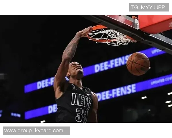 克拉克斯顿今日表现出色11投8中贡献19分7篮板5助攻3盖帽助球队获胜